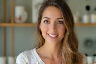 Preview image of a skincare workshop video discussing ingredients